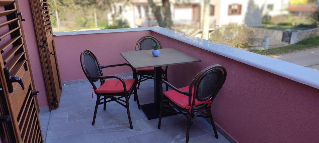 לינה וארוחת בוקר Sobe Bukaleta Loznati מראה חיצוני תמונה